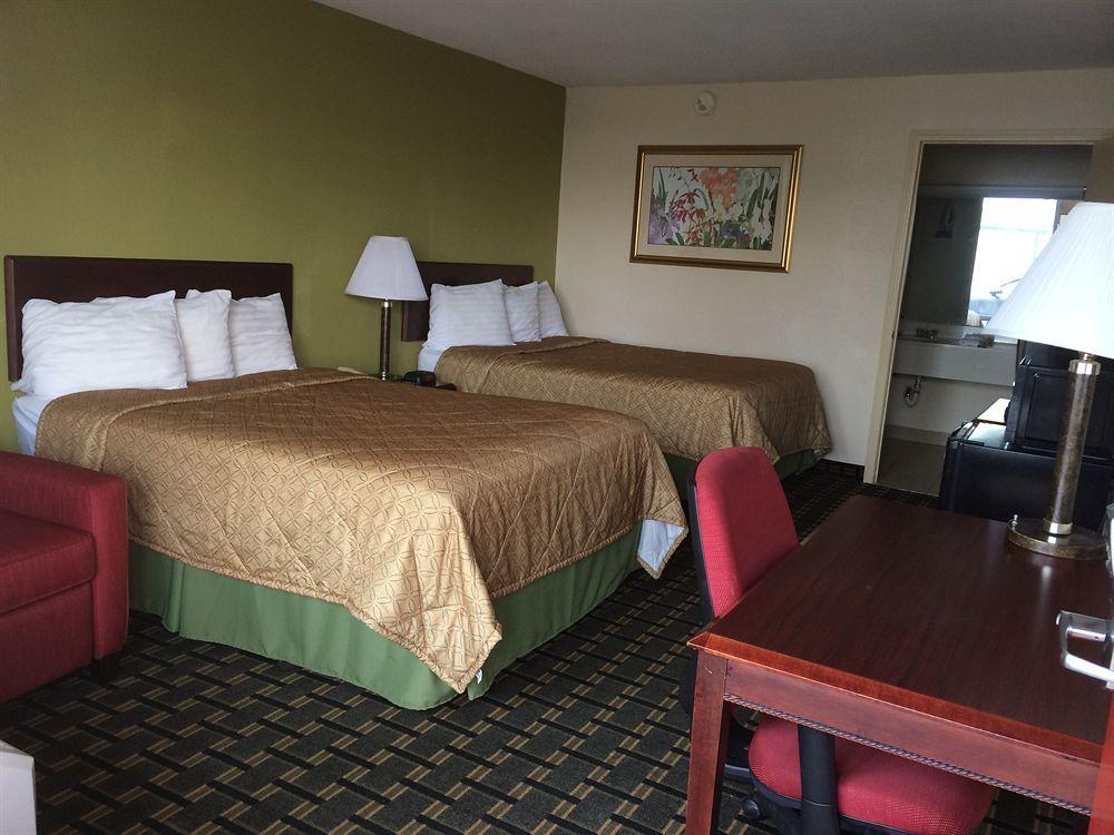 Red Roof Inn & Suites Greenwood, Sc Exterior foto